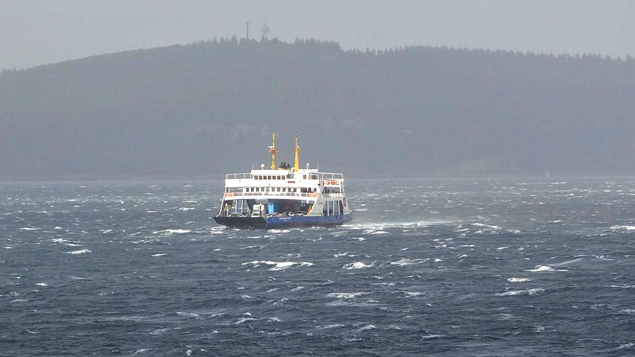 Kuzey Ege de deniz ulaşımına fırtına engeli